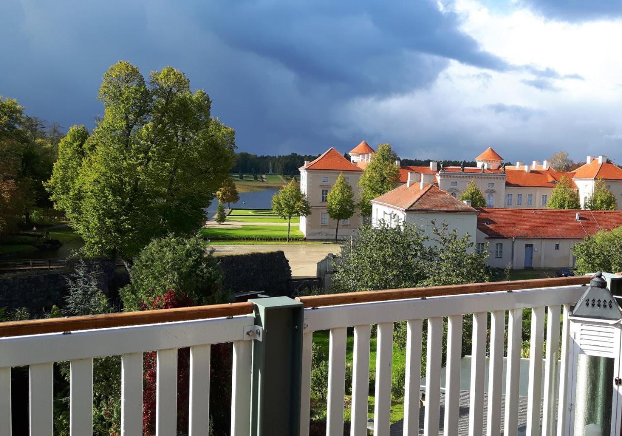 Loggiahaus Am Schloss, 5 Ferienwohnungen, Teils Mit Schloss- Und Seeblick Rheinsberg Luaran gambar