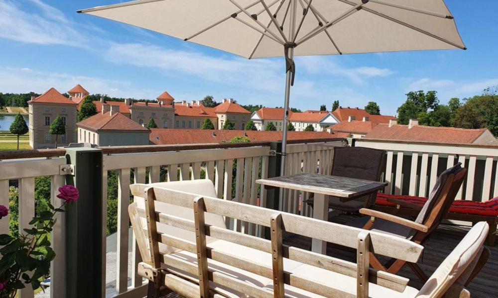 Loggiahaus Am Schloss, 5 Ferienwohnungen, Teils Mit Schloss- Und Seeblick Rheinsberg Luaran gambar